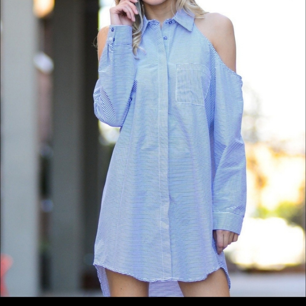 XL cold shoulder button down hi/low  dress/ tunic. 23" pit to pit